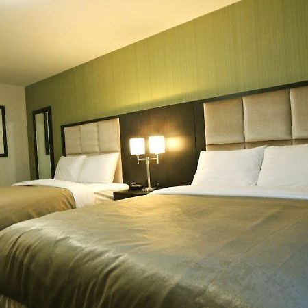 Western Star Inn And Suites Carlyle Exteriér fotografie